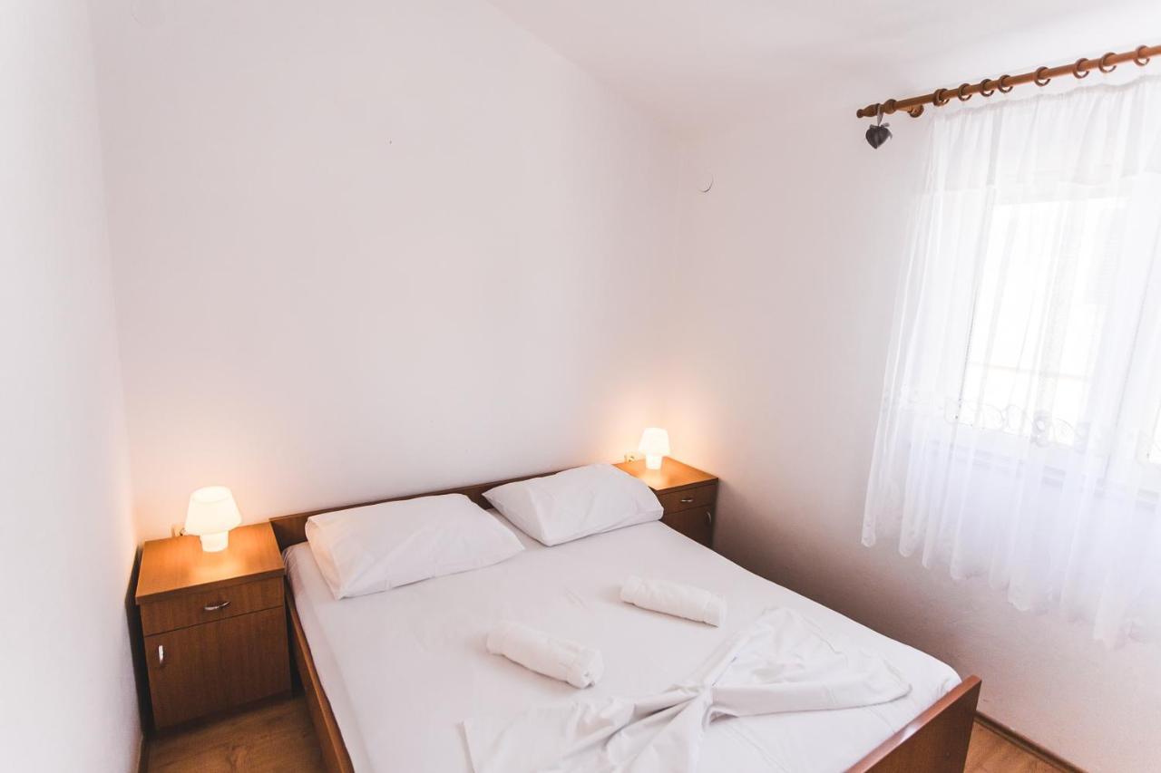 Apartmani Males Rogoznica  Εξωτερικό φωτογραφία