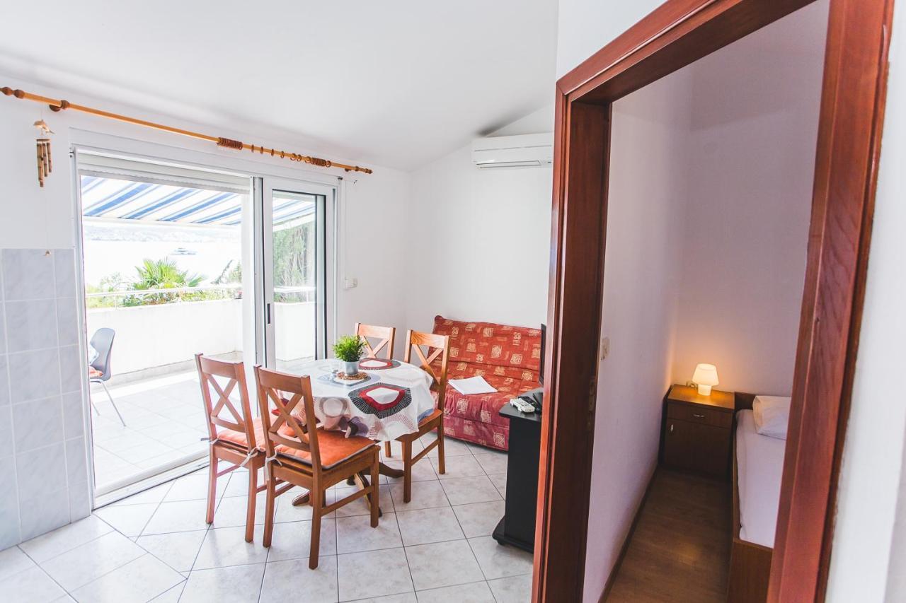 Apartmani Males Rogoznica  Εξωτερικό φωτογραφία