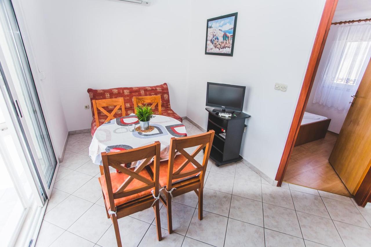 Apartmani Males Rogoznica  Εξωτερικό φωτογραφία